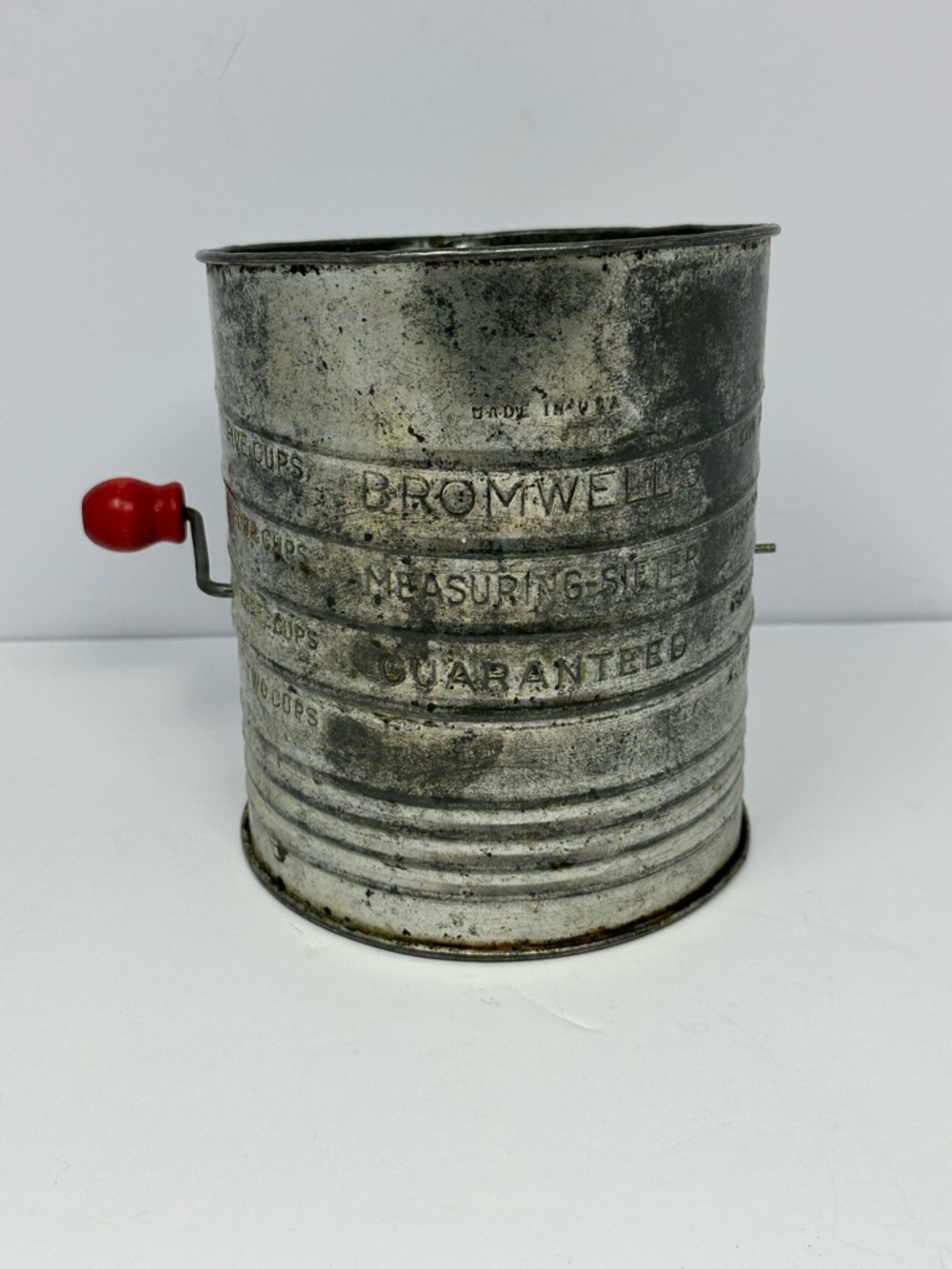 Bromwell’s Vintage 5 Cup Measuring Sifter Red Wood Handle Made In USA Q1